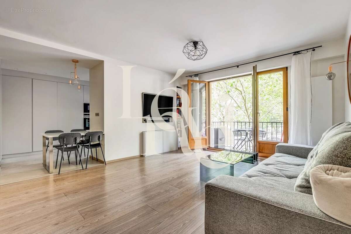 Appartement à PARIS-12E