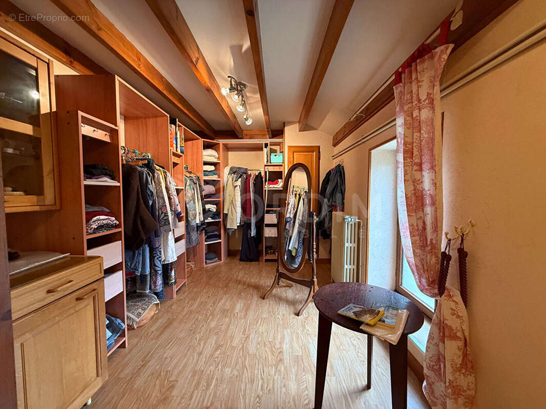 Maison de caractère 5 chambres avec dépendances et grand terrain - photo 11