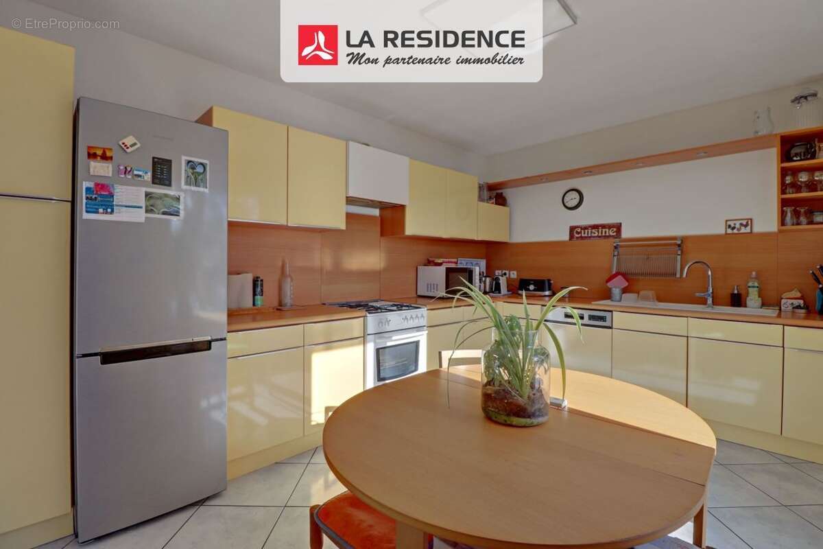 Maison à MAURECOURT