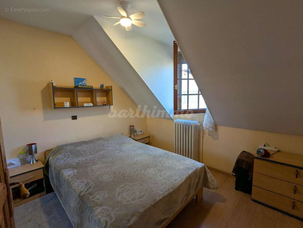 Chambre 3 - Maison à STAINS