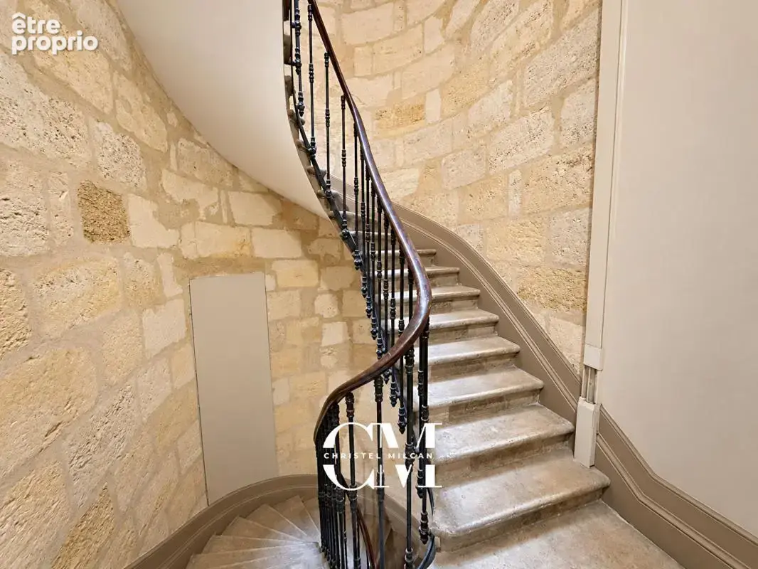 Appartement en pierre de 62 m², saint Seurin, jardin public - photo 12
