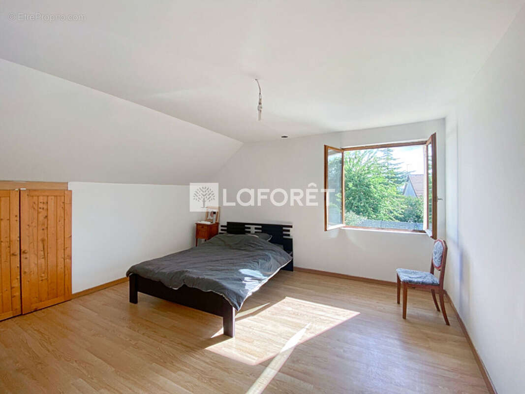 Maison à DAMPIERRE-SUR-AVRE