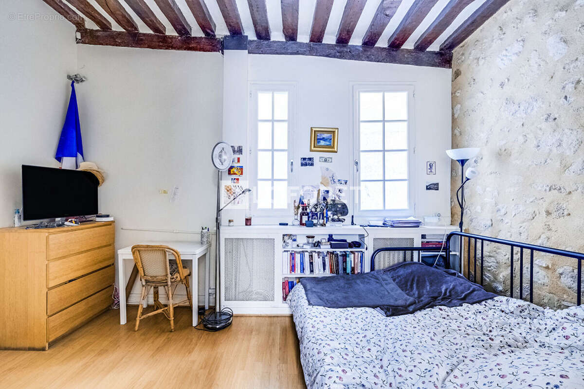 Appartement à PARIS-4E