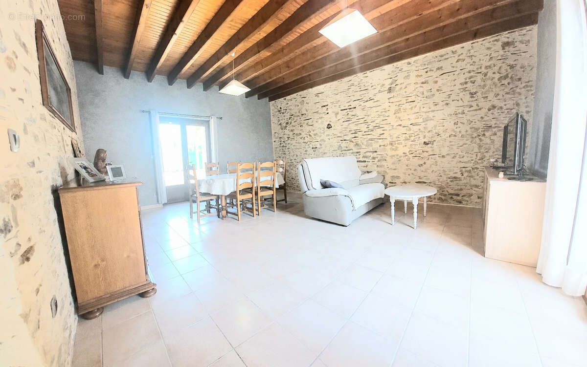 Maison en pierre 5 pièces 94m2 - Erbray - photo 2