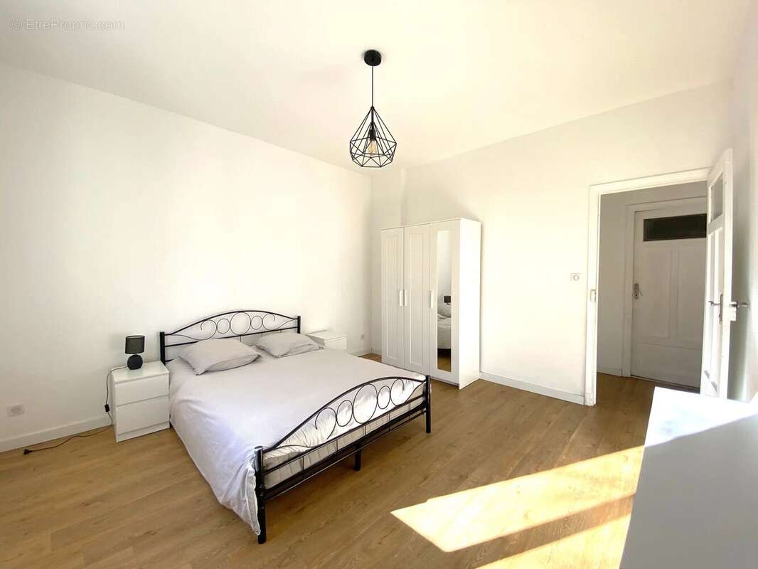 Appartement à MARSEILLE-6E