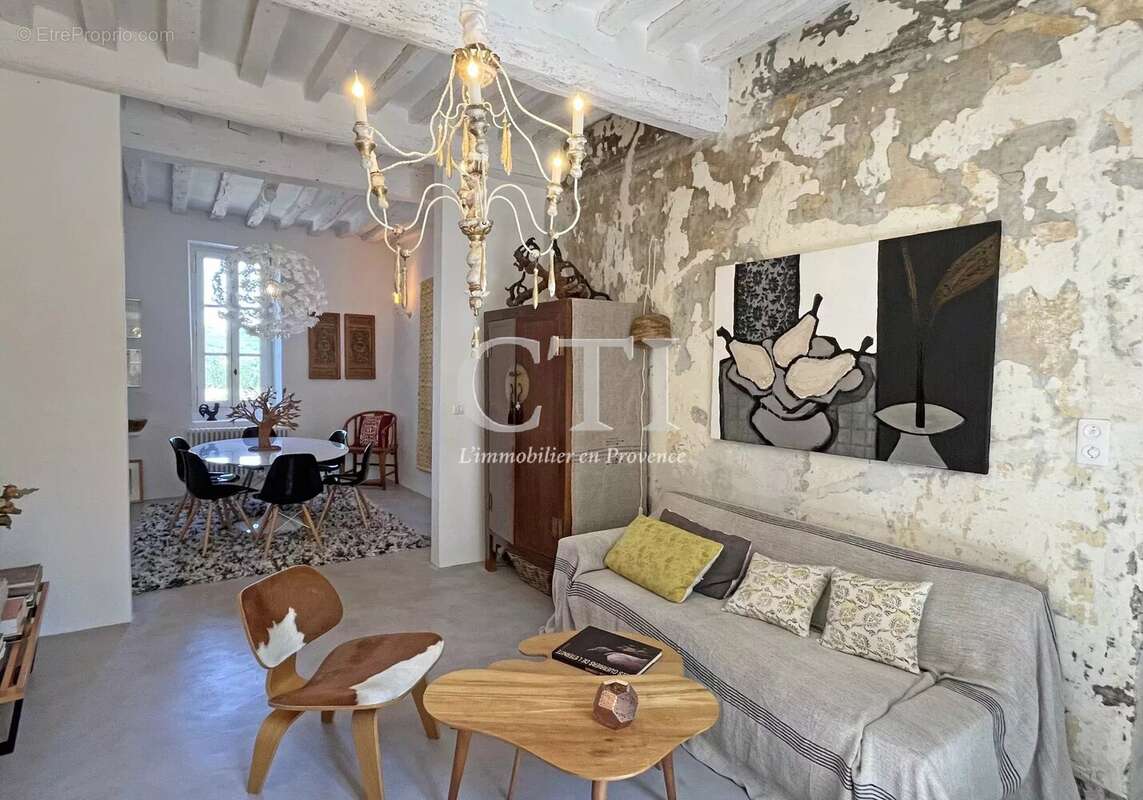 Maison à VAISON-LA-ROMAINE