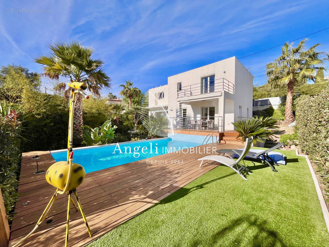 Maison à FREJUS