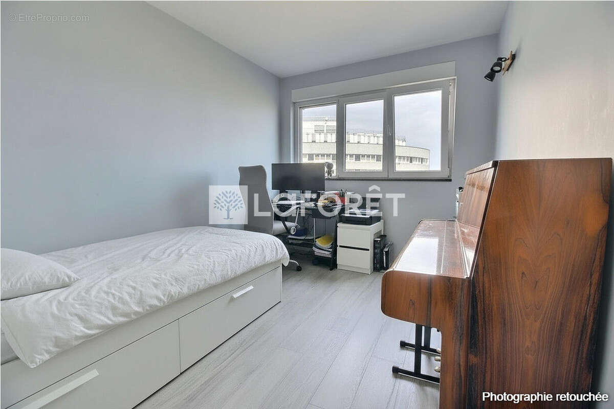 Appartement à COURBEVOIE