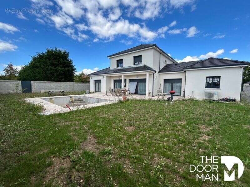 Maison à SAINT-DOULCHARD