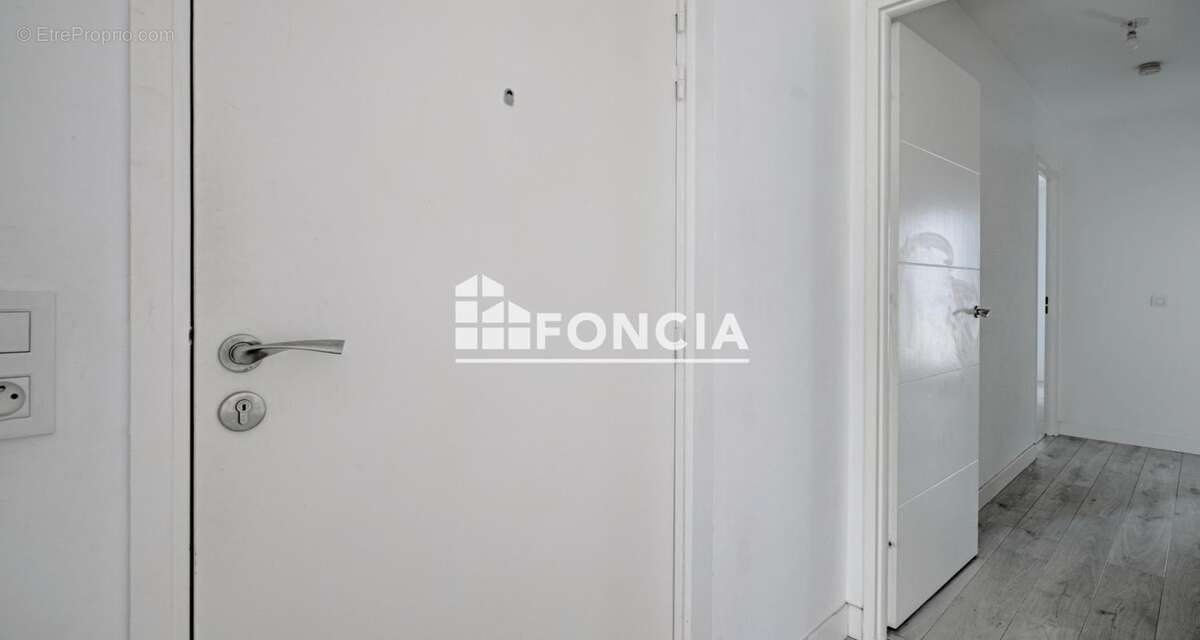 EXCLUSIVITE FONCIA ! Appartement 3P, balcons, avec cave et parking - photo 6