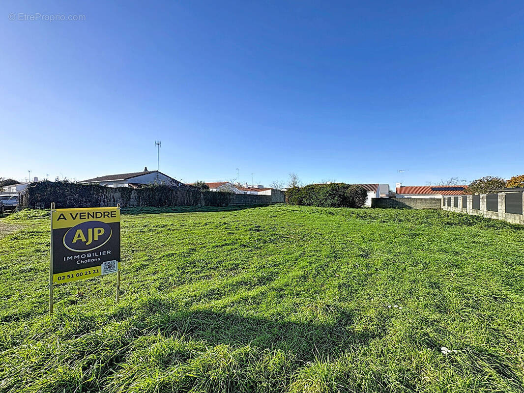 Terrain à CHALLANS