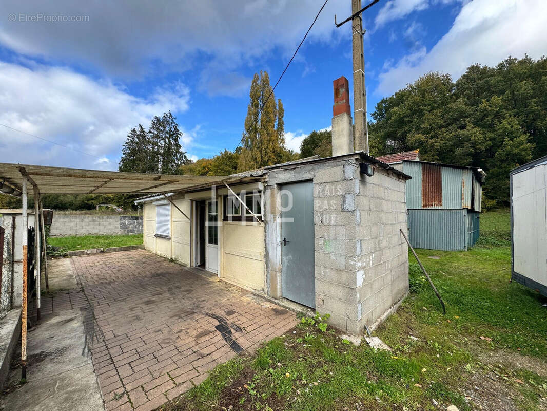 Maison à CHAHAIGNES