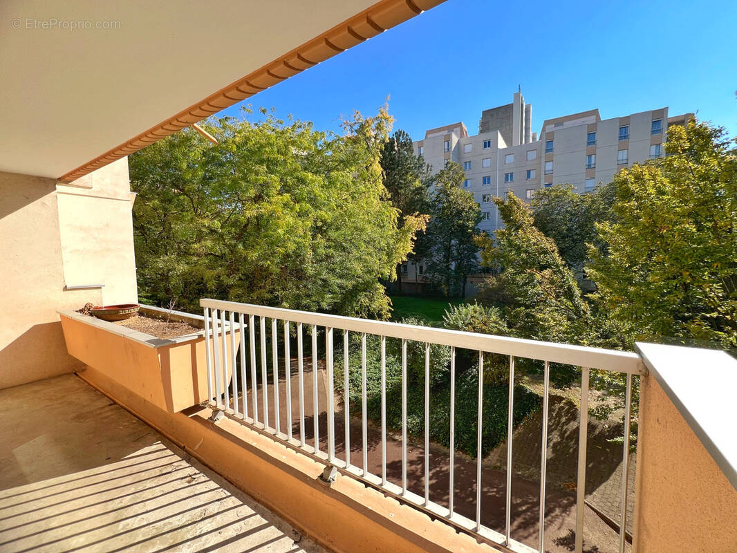 Appartement à LYON-8E