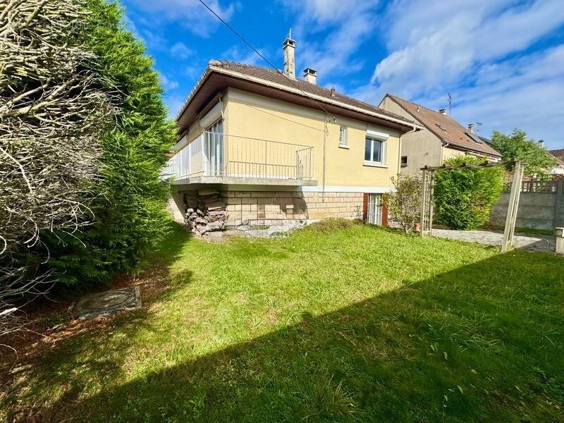 Maison à TREMBLAY-EN-FRANCE