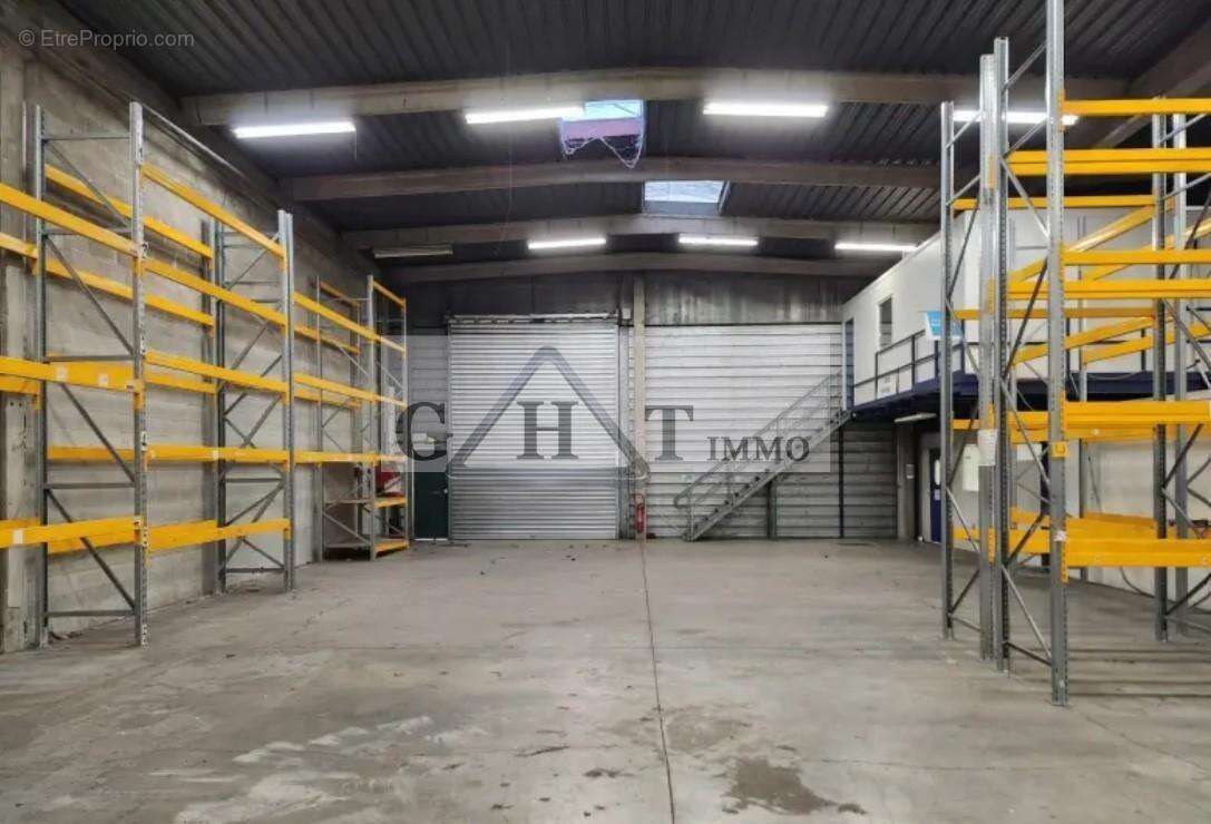 Commerce à TORCY
