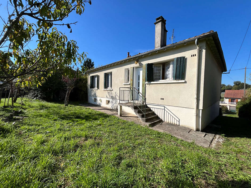 Maison à CERCY-LA-TOUR