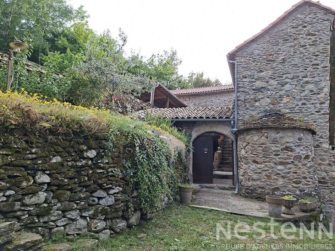 Maison en pierre rénovée de 124 m2 avec 7 678 m² de terrain - Havre de paix en Cévennes - photo 21
