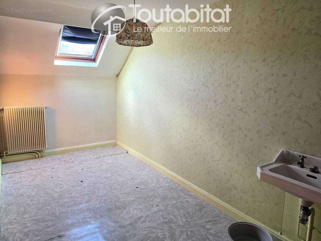 Maison à VRIGNE-AUX-BOIS