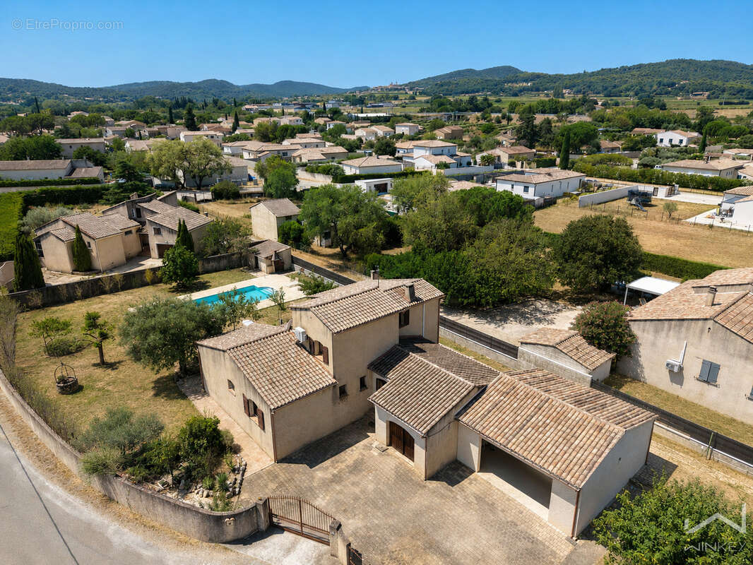 EXCLUSIVITE : MAISON à St-Alexandre (30) -  158 M2 - 3 chambres - 1 bureau - 2 garages - 1 atelier - Terrain 1 - photo 2