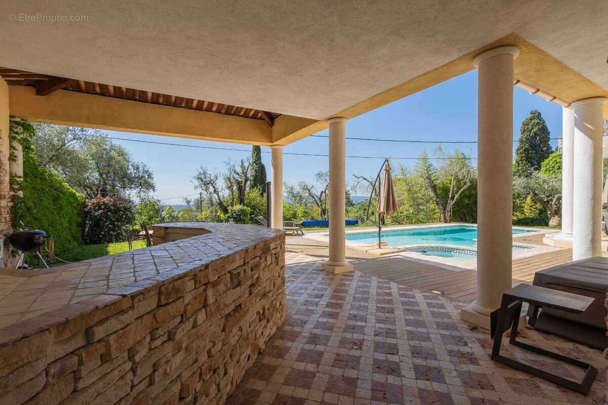 Villa contemporaine de prestige – Vue mer – Piscine chauffée & jacuzzi – Saint-Jean Grasse - photo 11