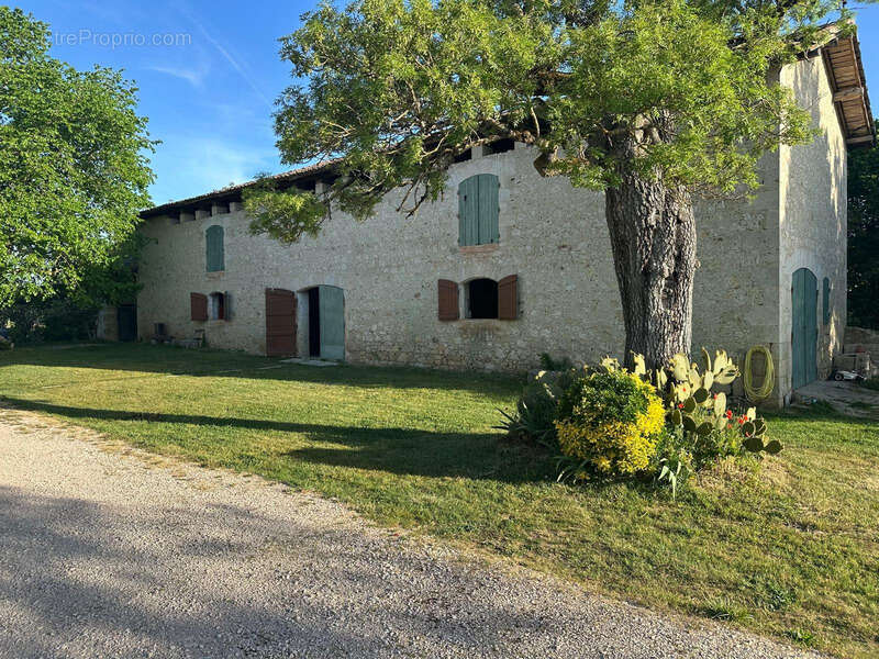 Maison à CASTERA-LECTOUROIS