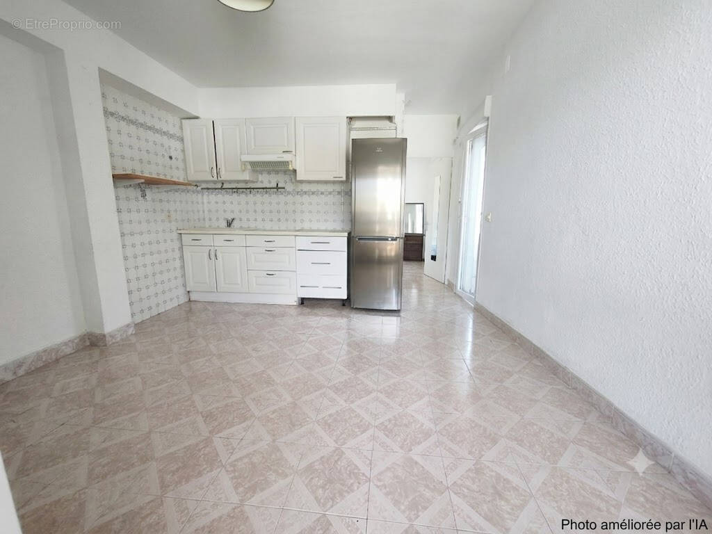 Appartement à MAUGUIO