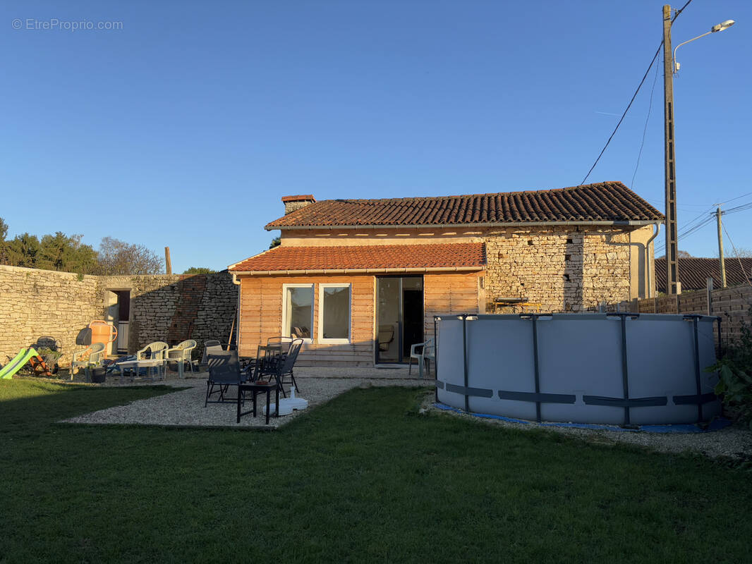 Maison à CHASSENEUIL-SUR-BONNIEURE