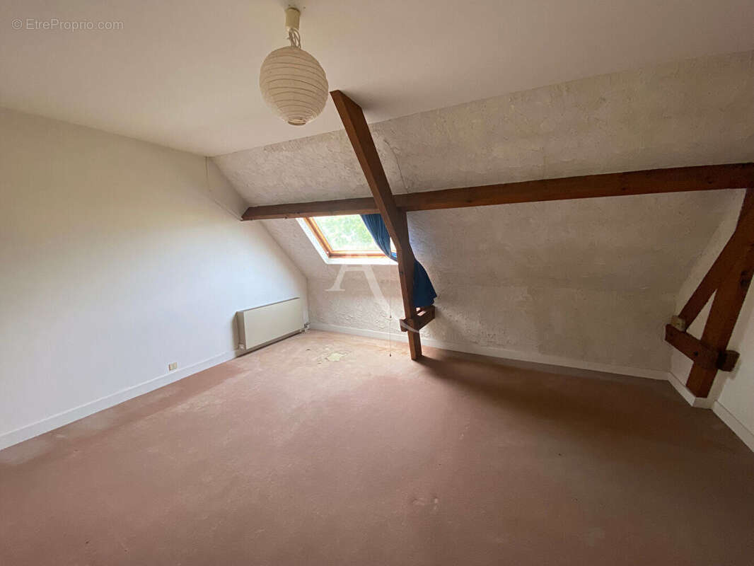 Maison à SAINT-DENIS-DE-L&#039;HOTEL