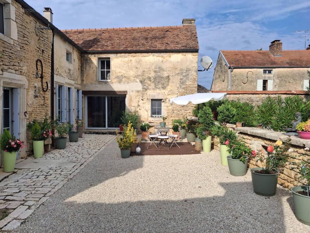 Photo 1 - Maison à PRUSLY-SUR-OURCE