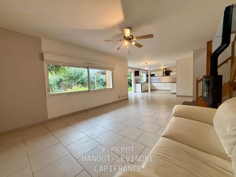 Maison à VILLEVEQUE