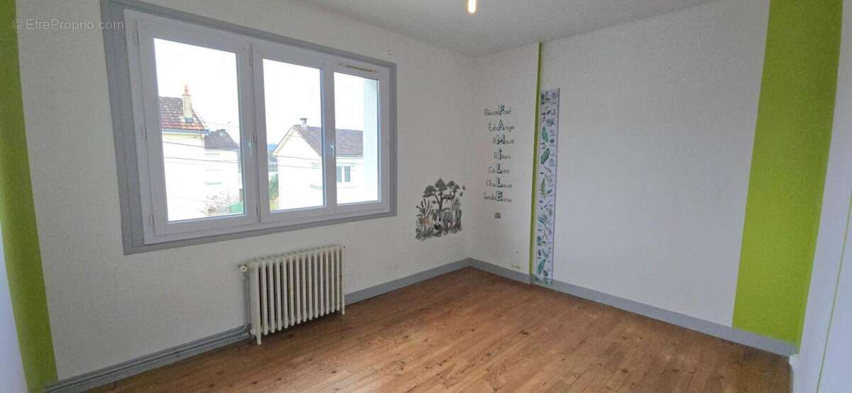 Maison de ville, de type 5, sous-sol, garage et jardin clos de 317 m² - photo 10