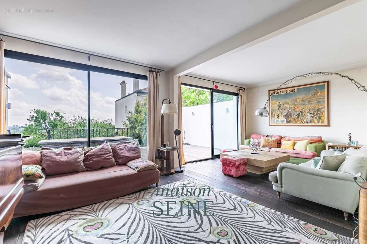 Maison à SURESNES