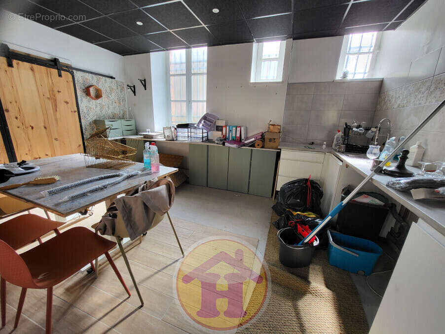 Commerce à SAINT-JUNIEN