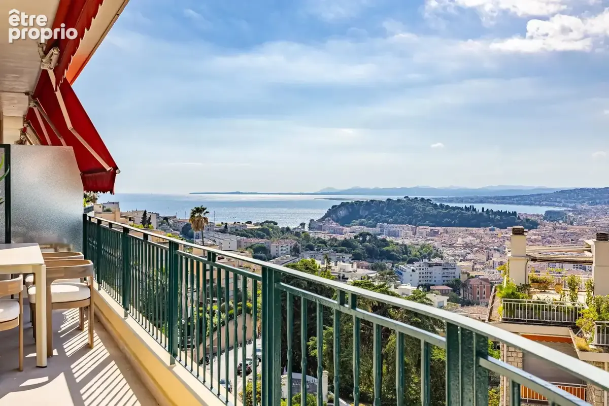 Nice - Mont-Boron - Superbe 3 pièces Entièrement Rénové et Meublé avec Terrasses et Garage - photo 2