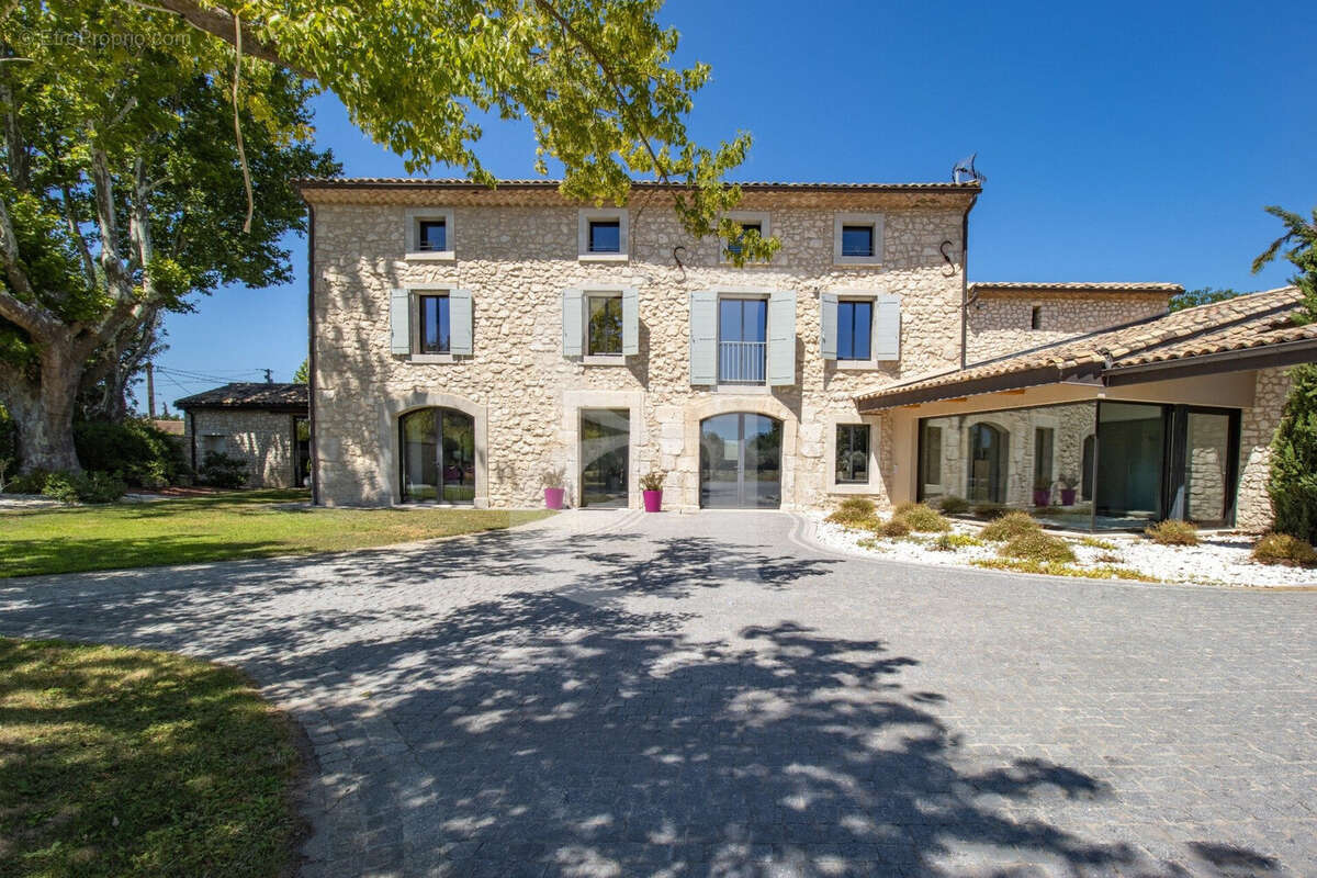 Maison à PERNES-LES-FONTAINES