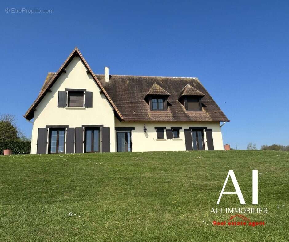 Maison à CONDE-SUR-NOIREAU