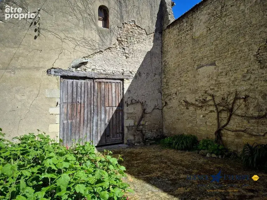 Appartement 300 m² à Gannat  - photo 6