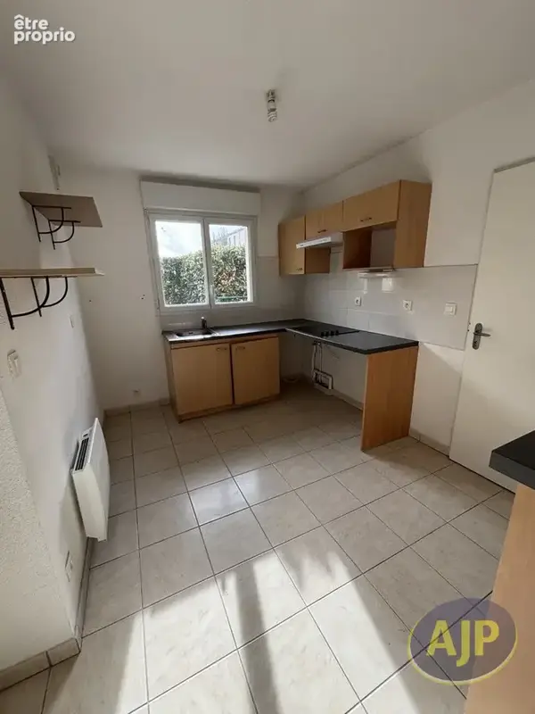 CHALLANS - Maison 3 chambres - photo 4