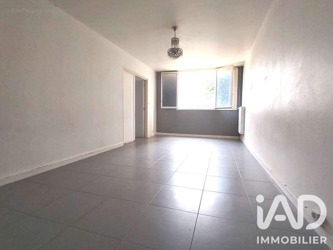 Appartement 80 m² à Les Ulis  - photo 3