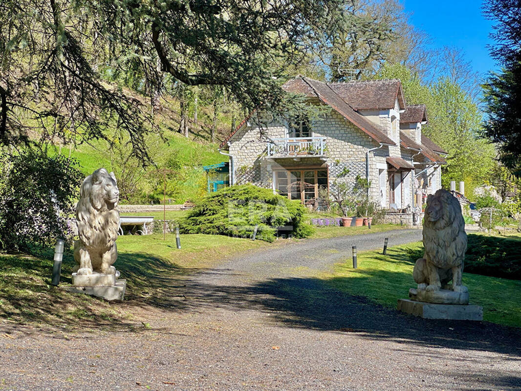 Maison à LA MADELEINE-SUR-LOING