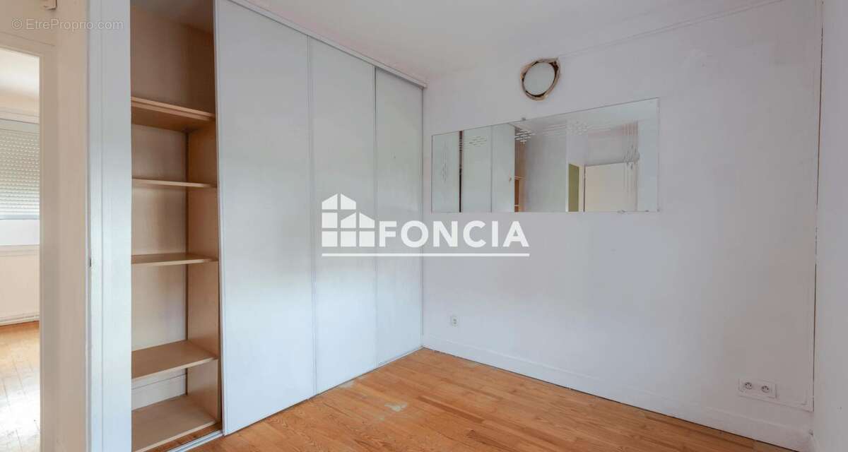 Maison à SAINT-JEAN-DE-LA-RUELLE