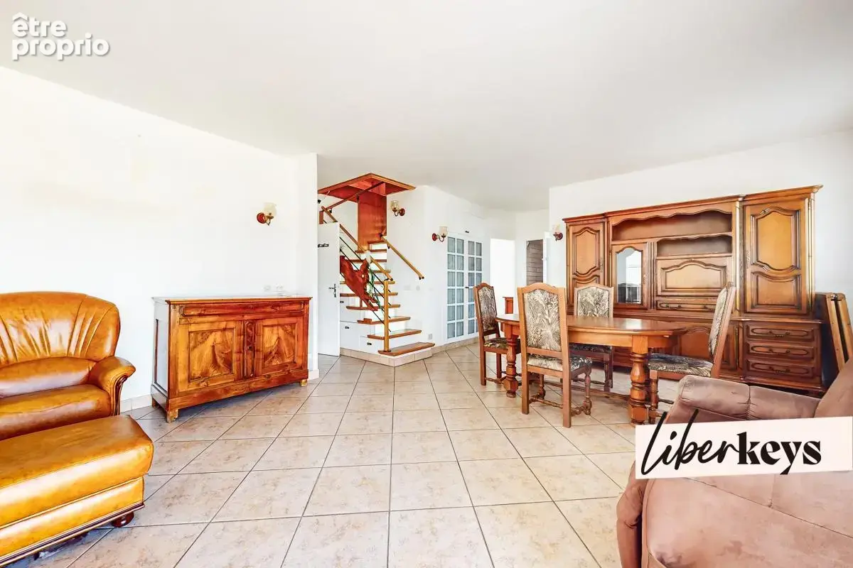 Maison familiale 278 m² avec jardin arboré, piscine, véranda, stationnements – Calme absolu - photo 3