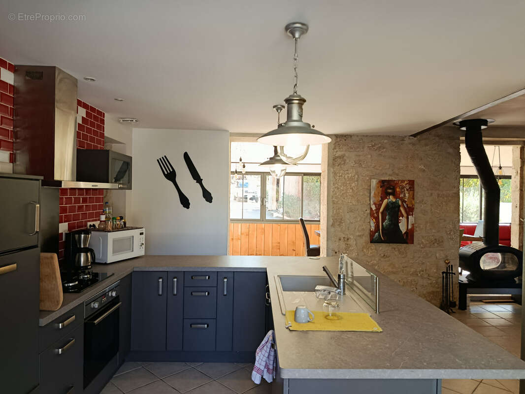 Maison à SAINTE-COLOMBE-EN-BRUILHOIS