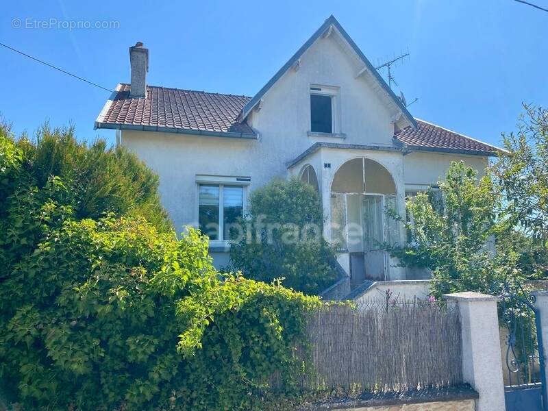 Maison à VOUNEUIL-SOUS-BIARD