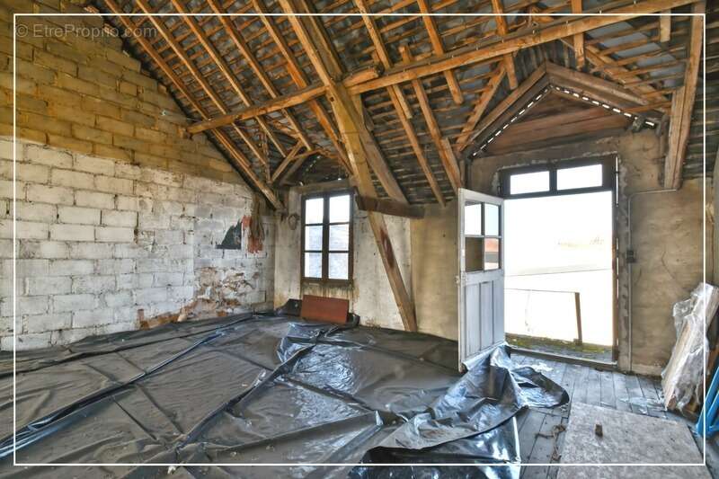Investissement locatif ou implantation professionnelle : une opportunité à saisir ! à vendre CULAN (18) - photo 18