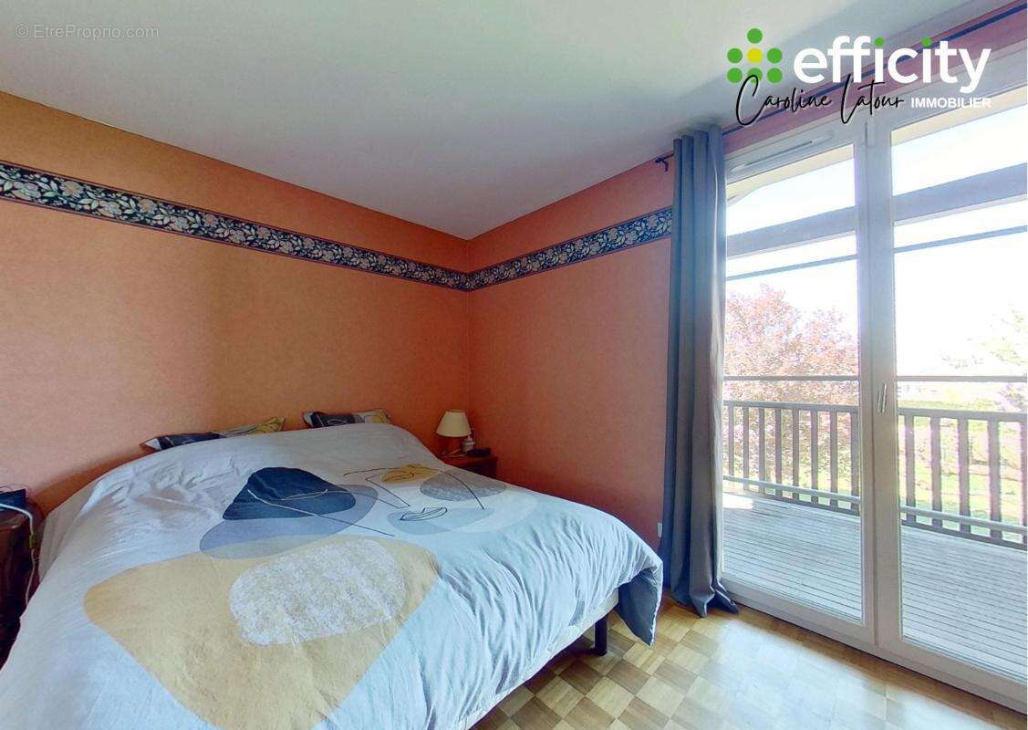 Maison à MONTROND-LES-BAINS