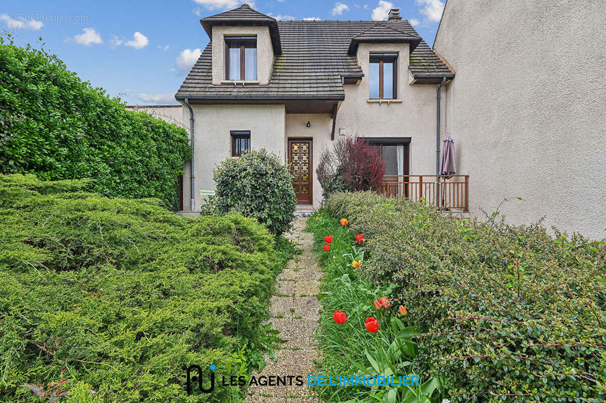 Maison à NANTERRE