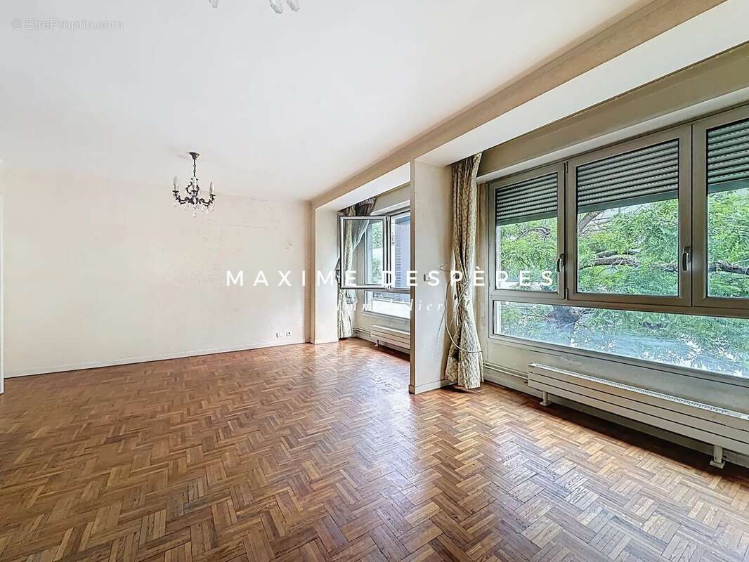 Appartement à PARIS-15E