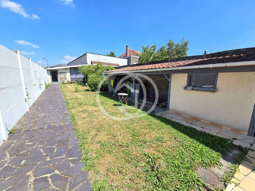 Maison individuelle de 178m2 avec dépendance de 78m2 - photo 13
