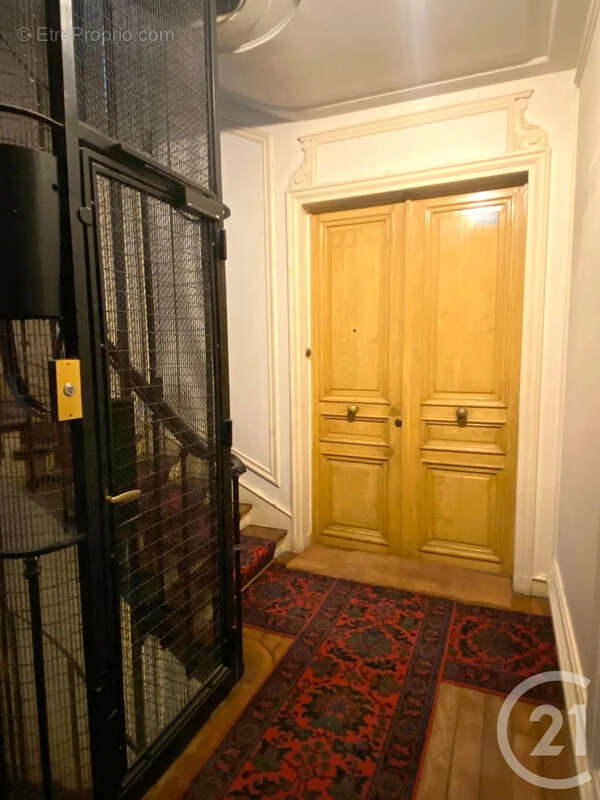 Appartement à NEUILLY-SUR-SEINE